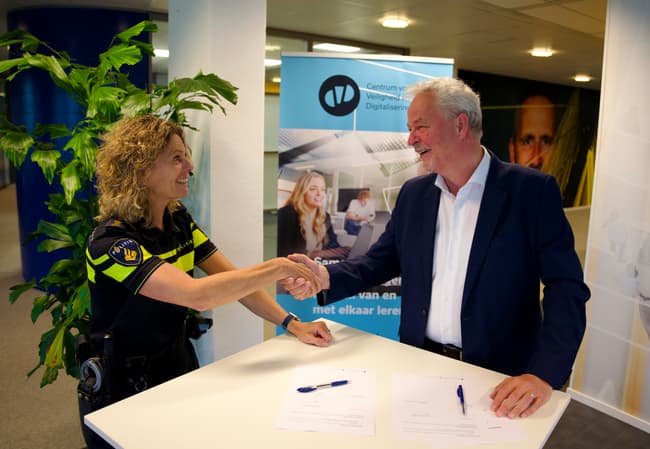 Ondertekening CVD en Politie Eenheid Oost-Nederland